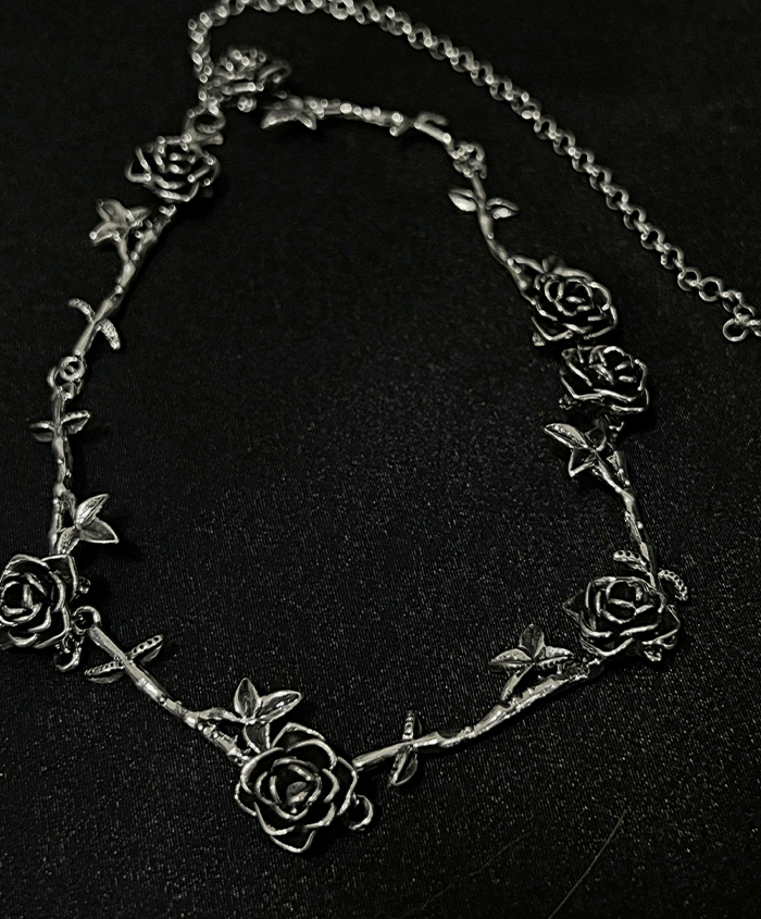 wild rose necklace [장미 가시 목걸이]